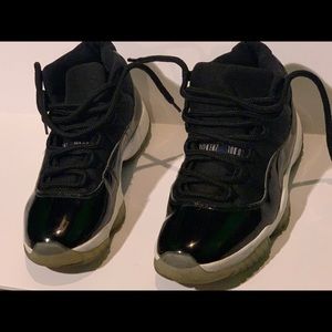 Air Jordan Space Jam 11’s size 9.5